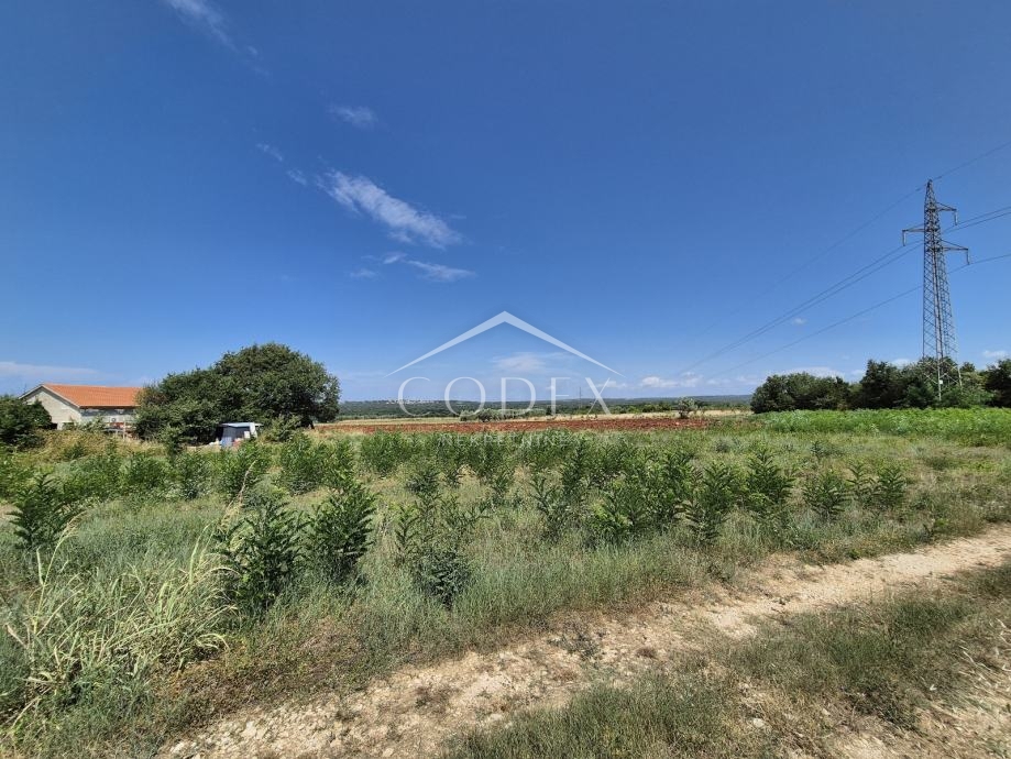 Poreč, okolica – prodaja gradbenega zemljišča na obrobju naselja