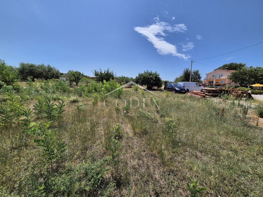 Poreč, okolica – prodaja gradbenega zemljišča na obrobju naselja