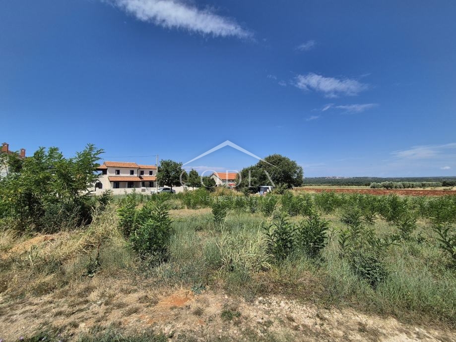 Poreč, okolica – prodaja gradbenega zemljišča na obrobju naselja