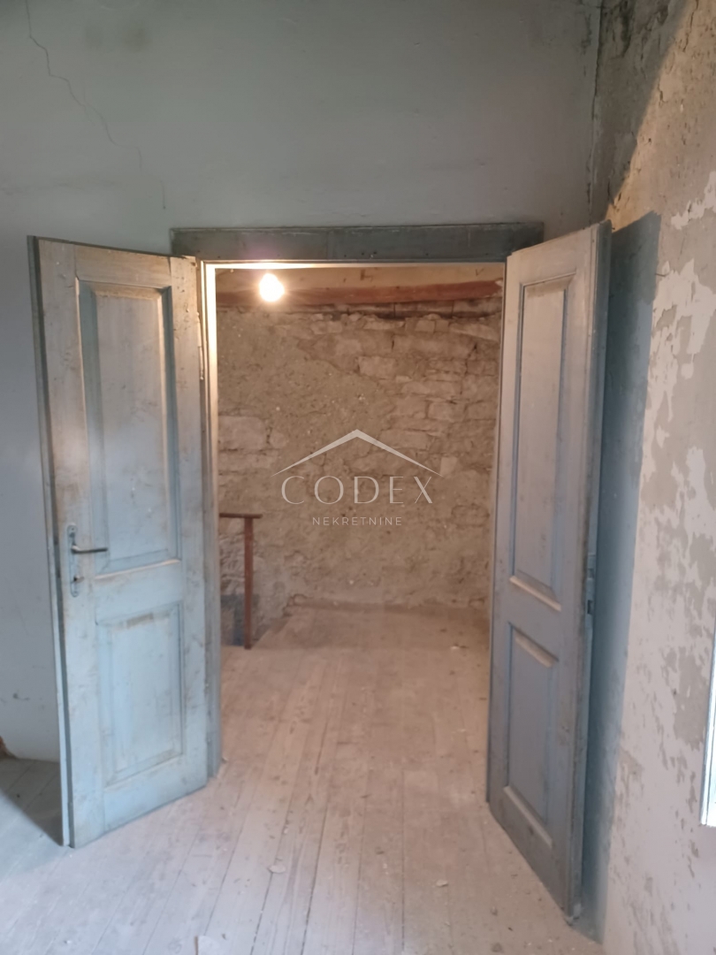 Susak – Donje Selo – Kamnita hiša za prenovo