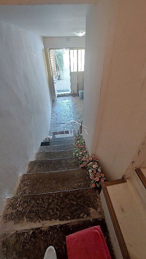 Livade - hiša z bazenom in veliko potenciala