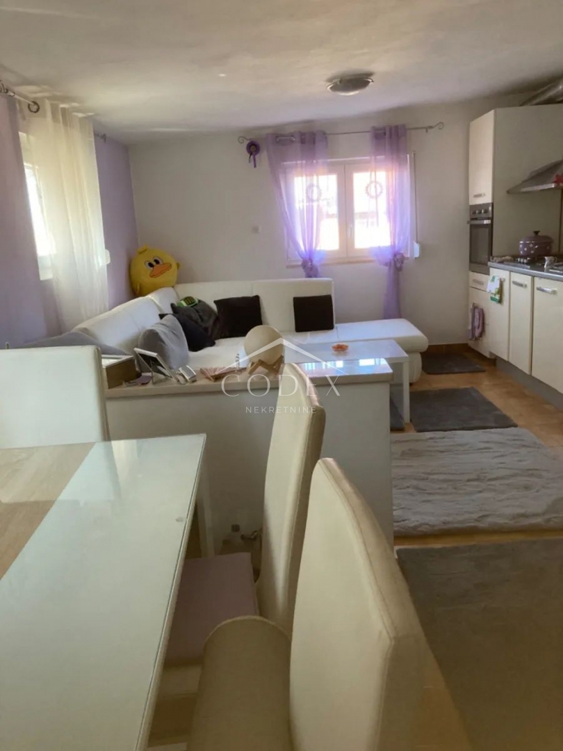 Ližnjan - prodaja 2 hiš na odlični lokaciji