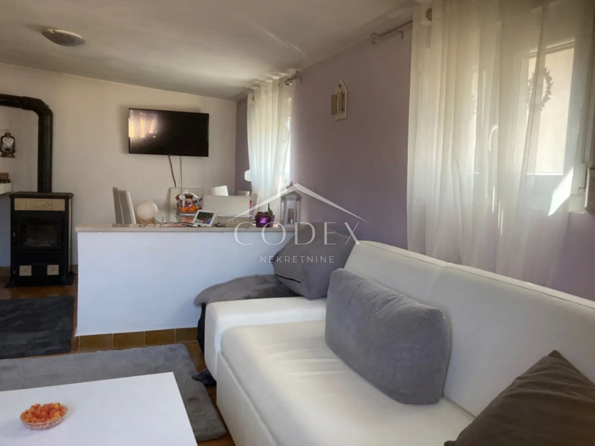 Ližnjan - prodaja 2 hiš na odlični lokaciji