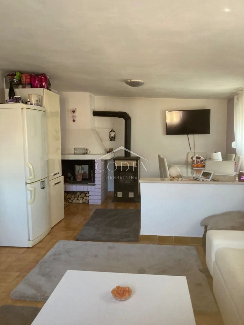 Ližnjan - prodaja 2 hiš na odlični lokaciji