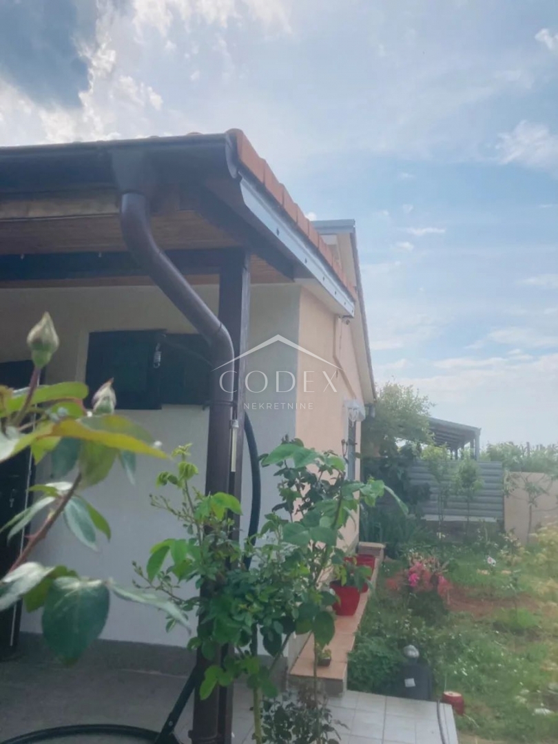 Ližnjan - prodaja 2 hiš na odlični lokaciji