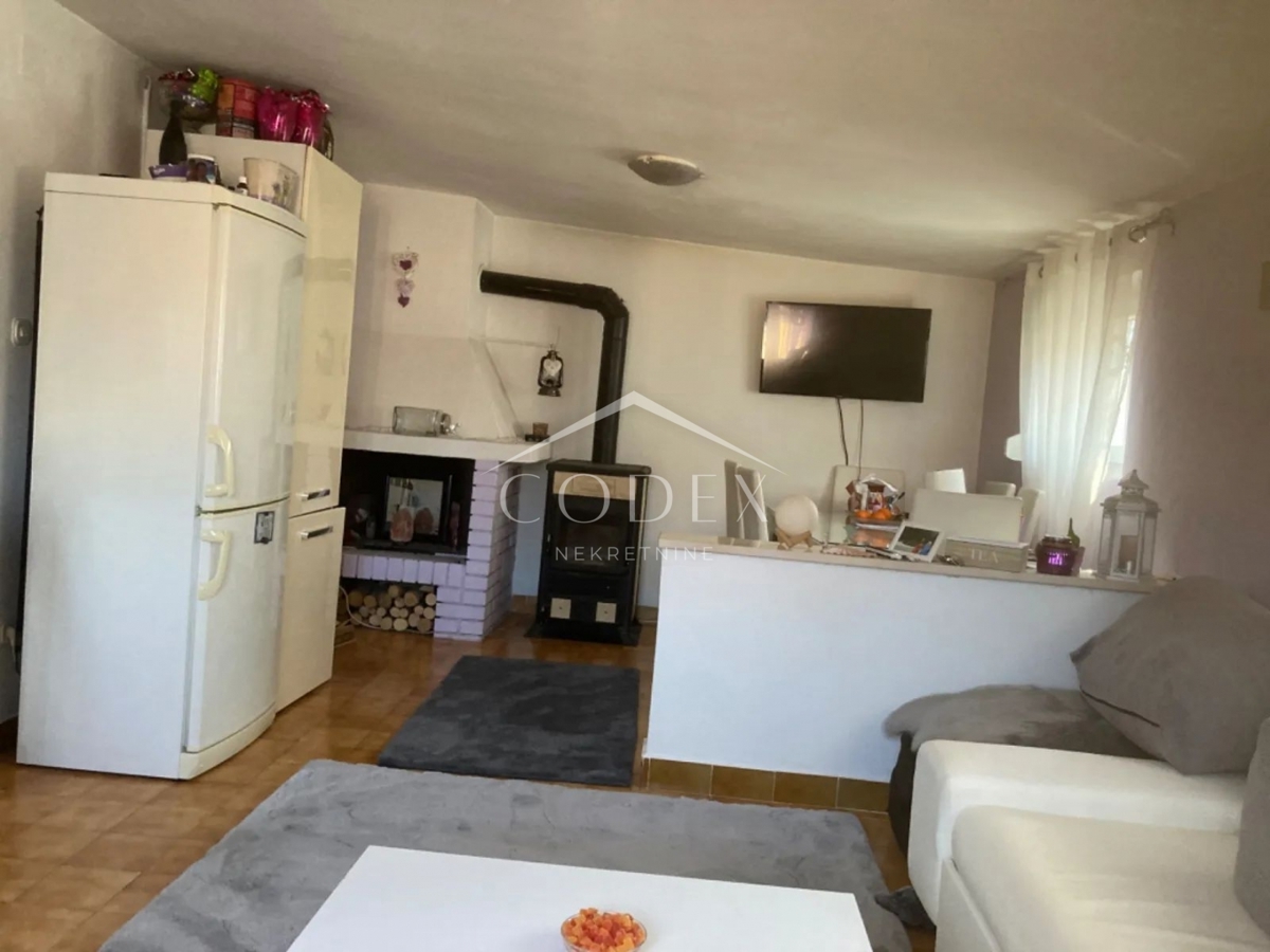 Ližnjan - prodaja 2 hiš na odlični lokaciji