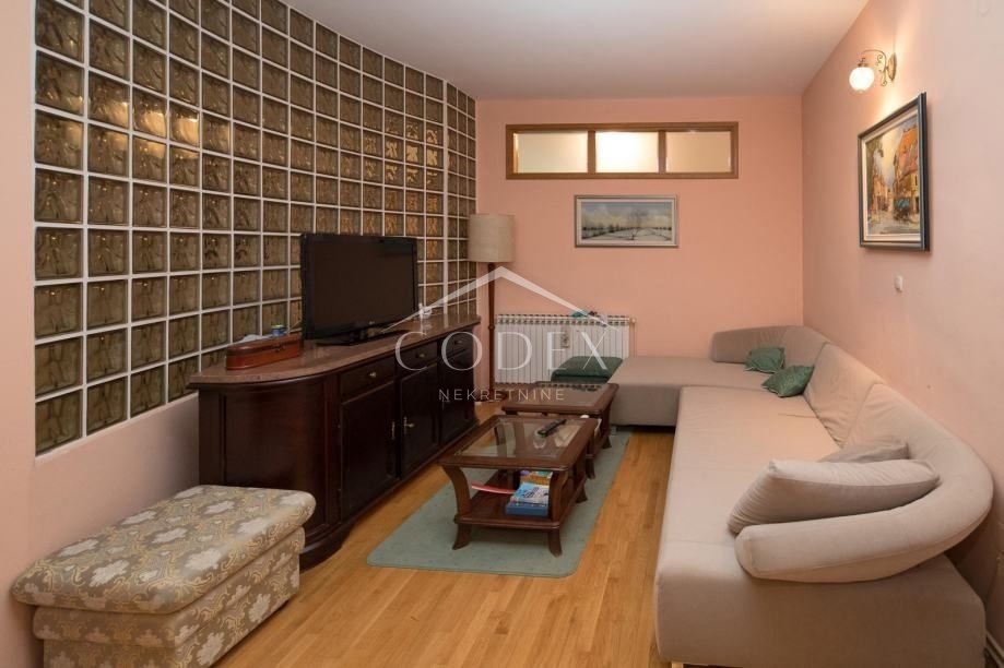 Crikvenica - odličen apartma, 1. red do morja!