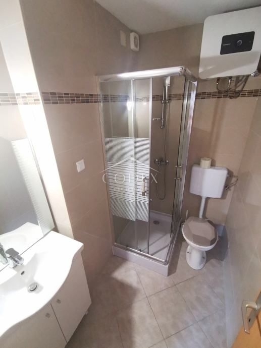 Njivice - Dva apartmaja na odlični lokaciji