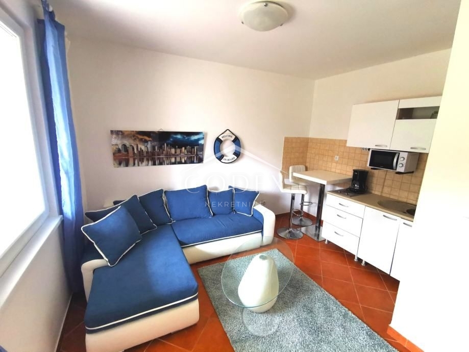 Njivice - Dva apartmaja na odlični lokaciji