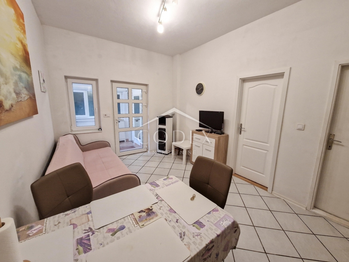 Rovinj - pritličje stanovanje z garažo