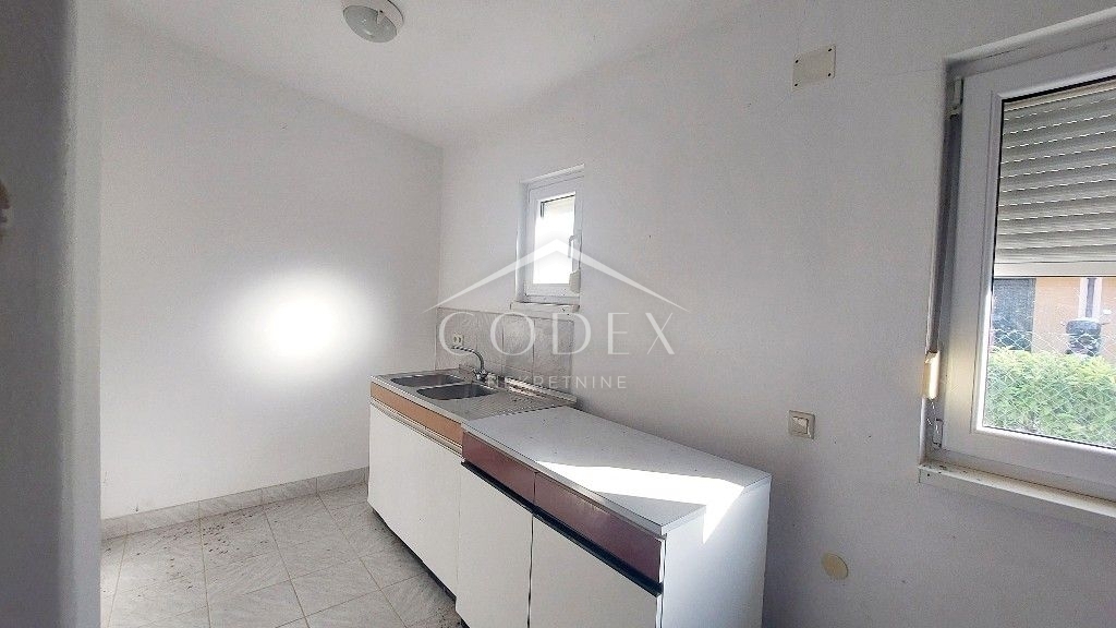 Poreč - Hiša s 3 stanovanjskimi enotami