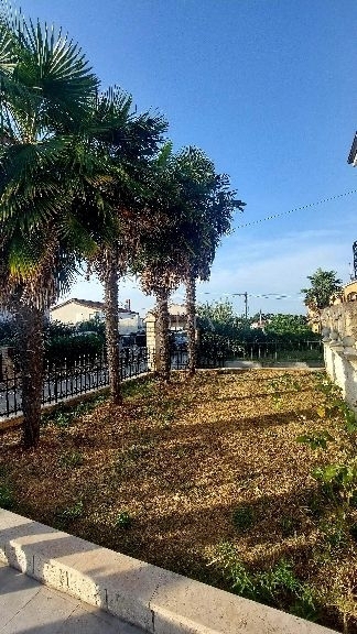 Poreč - Hiša s 3 stanovanjskimi enotami