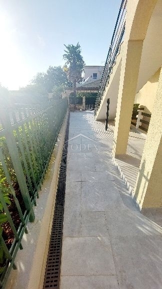 Poreč - Hiša s 3 stanovanjskimi enotami