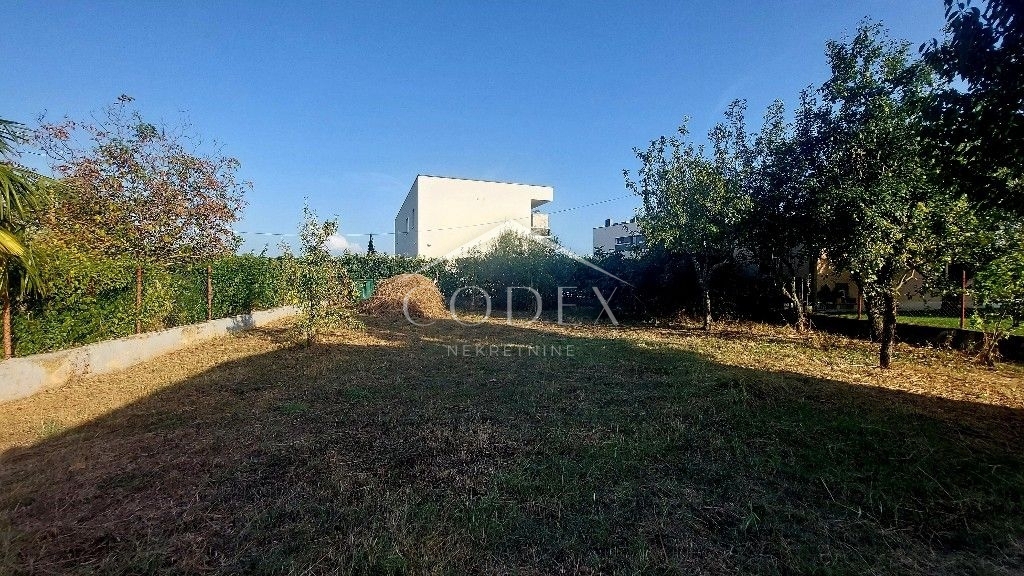 Poreč - Hiša s 3 stanovanjskimi enotami