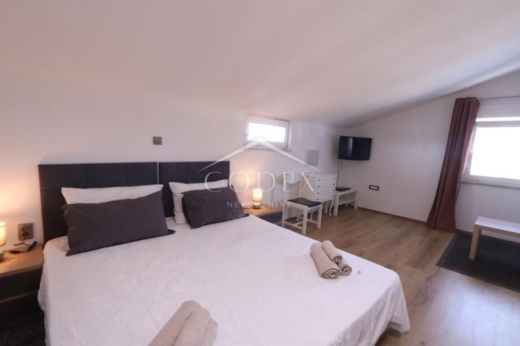 Vodnjan - prodaja hiše z urejenimi turističnimi apartmaji