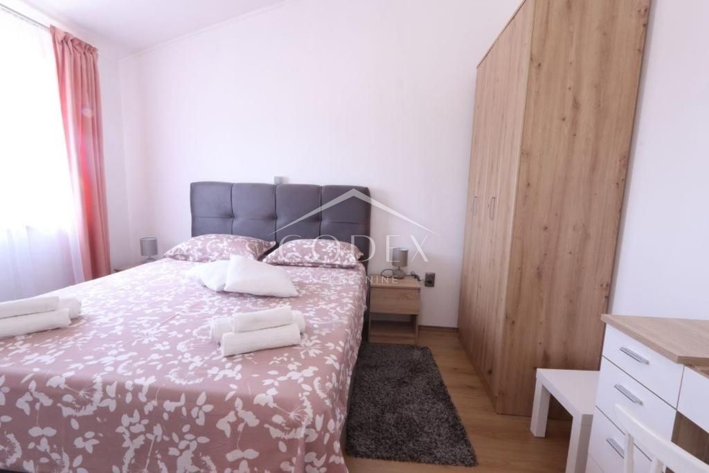 Vodnjan - prodaja hiše z urejenimi turističnimi apartmaji