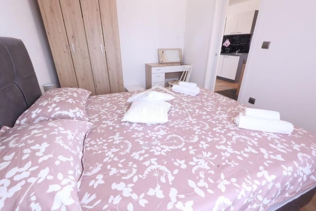 Vodnjan - prodaja hiše z urejenimi turističnimi apartmaji