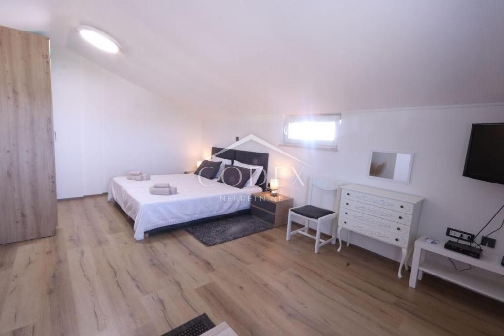 Vodnjan - prodaja hiše z urejenimi turističnimi apartmaji