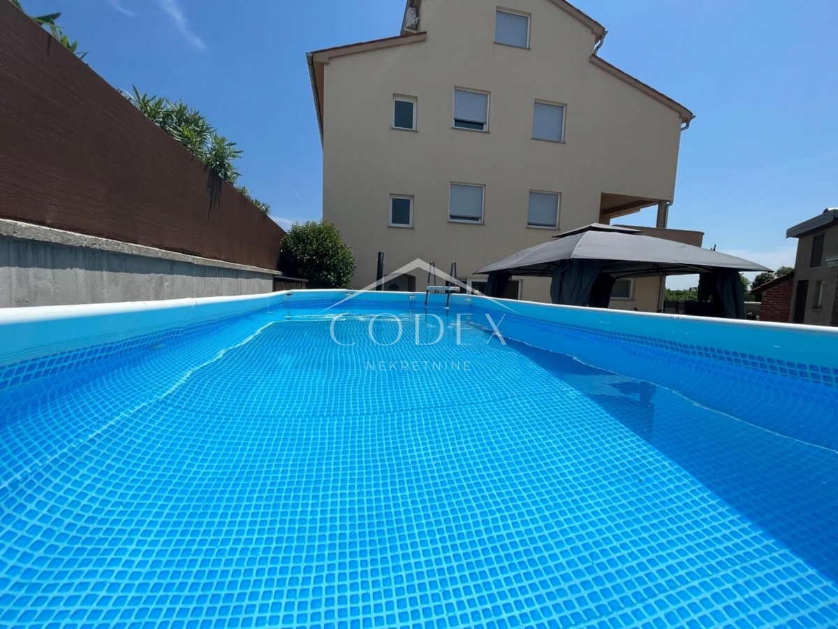 Vodnjan - prodaja hiše z urejenimi turističnimi apartmaji
