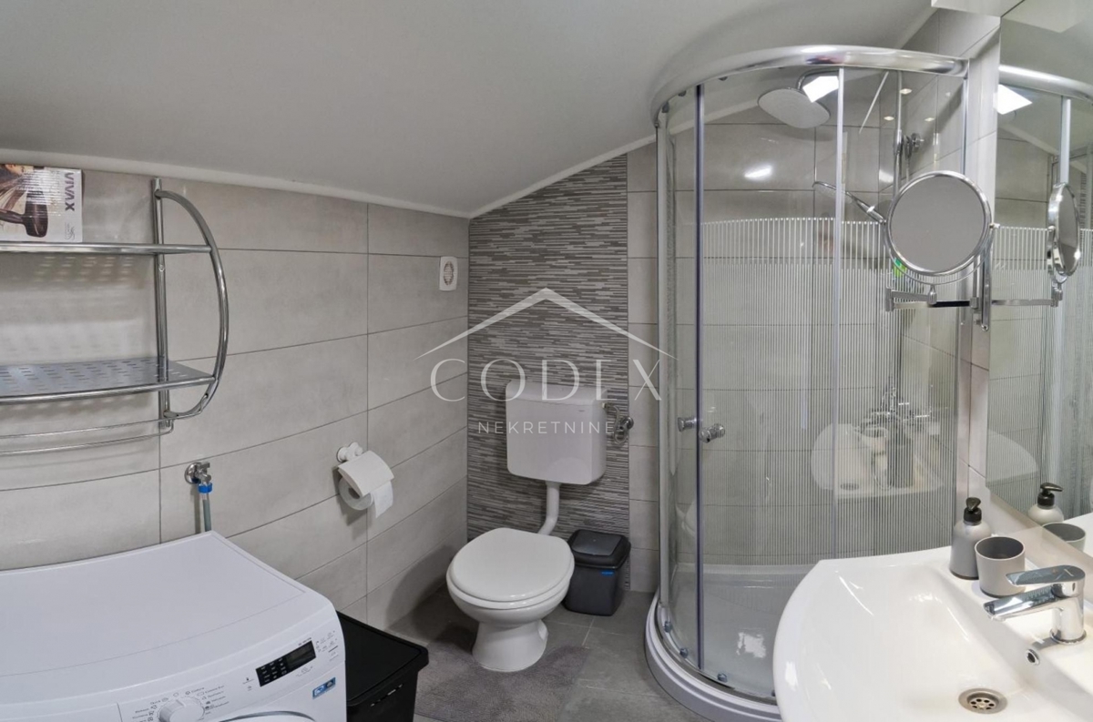 Vodnjan - prodaja hiše z urejenimi turističnimi apartmaji