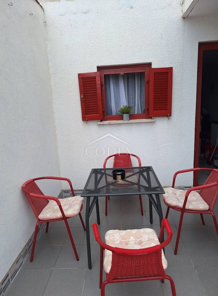 Stinica- Garsonjera prav za vas!