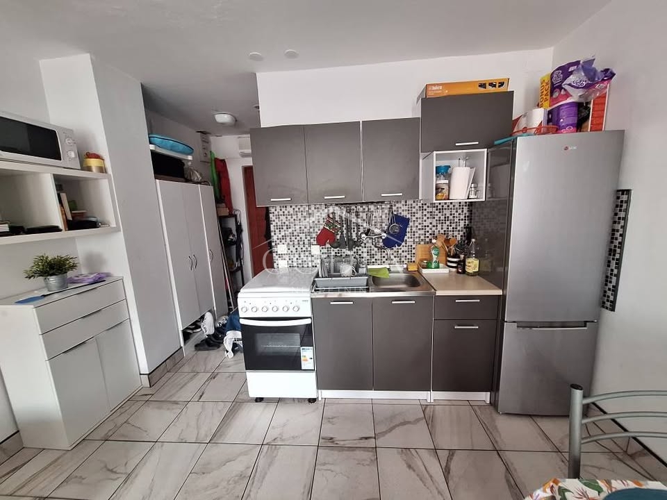 Stinica- Garsonjera prav za vas!