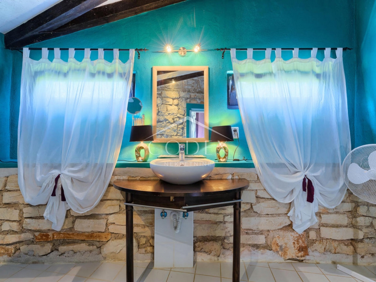 Umag - Vila s 3 bungalovi - prva vrsta od morja