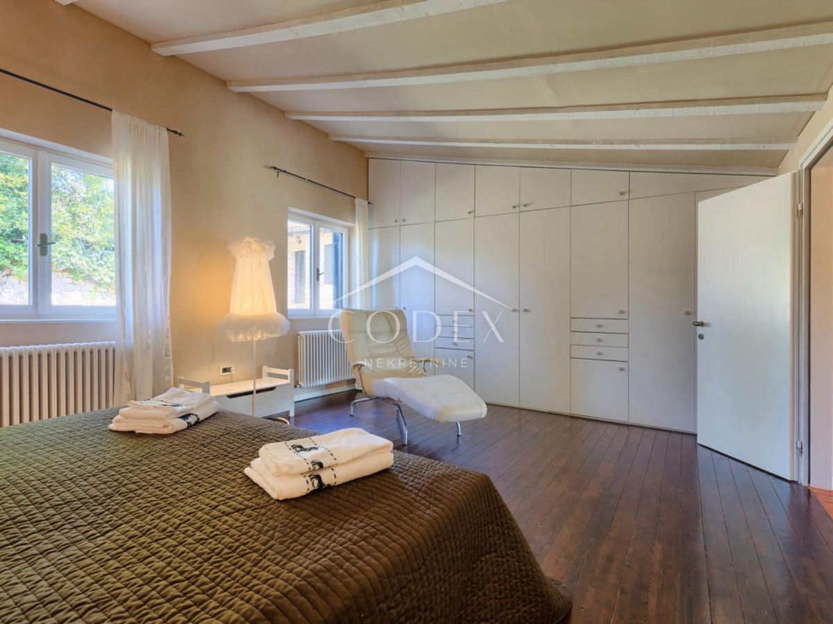 Umag - Vila s 3 bungalovi - prva vrsta od morja