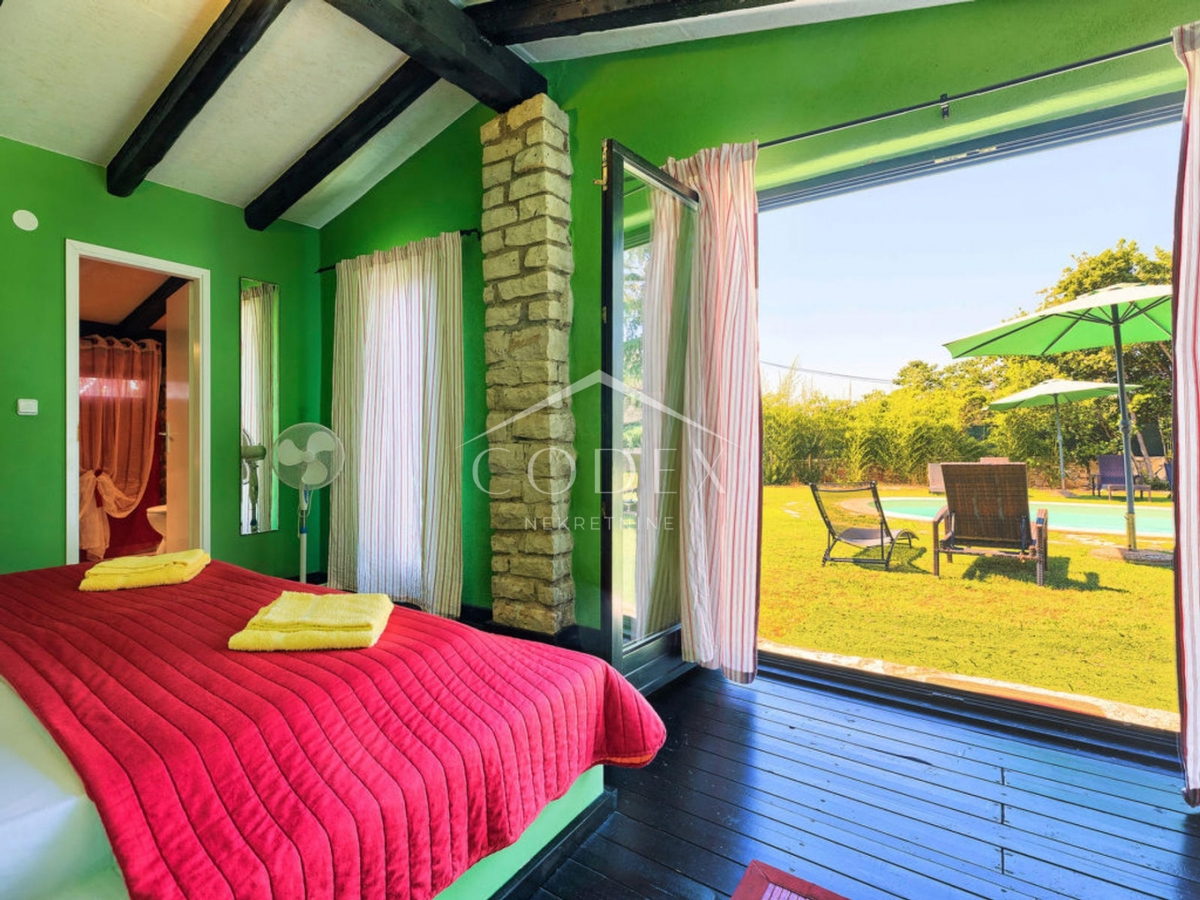 Umag - Vila s 3 bungalovi - prva vrsta od morja