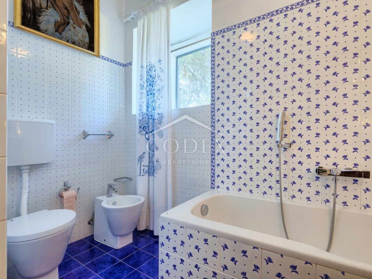 Umag - Vila s 3 bungalovi - prva vrsta od morja