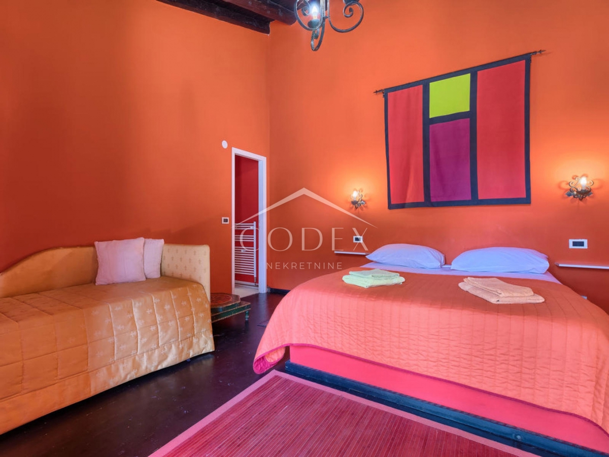 Umag - Vila s 3 bungalovi - prva vrsta od morja