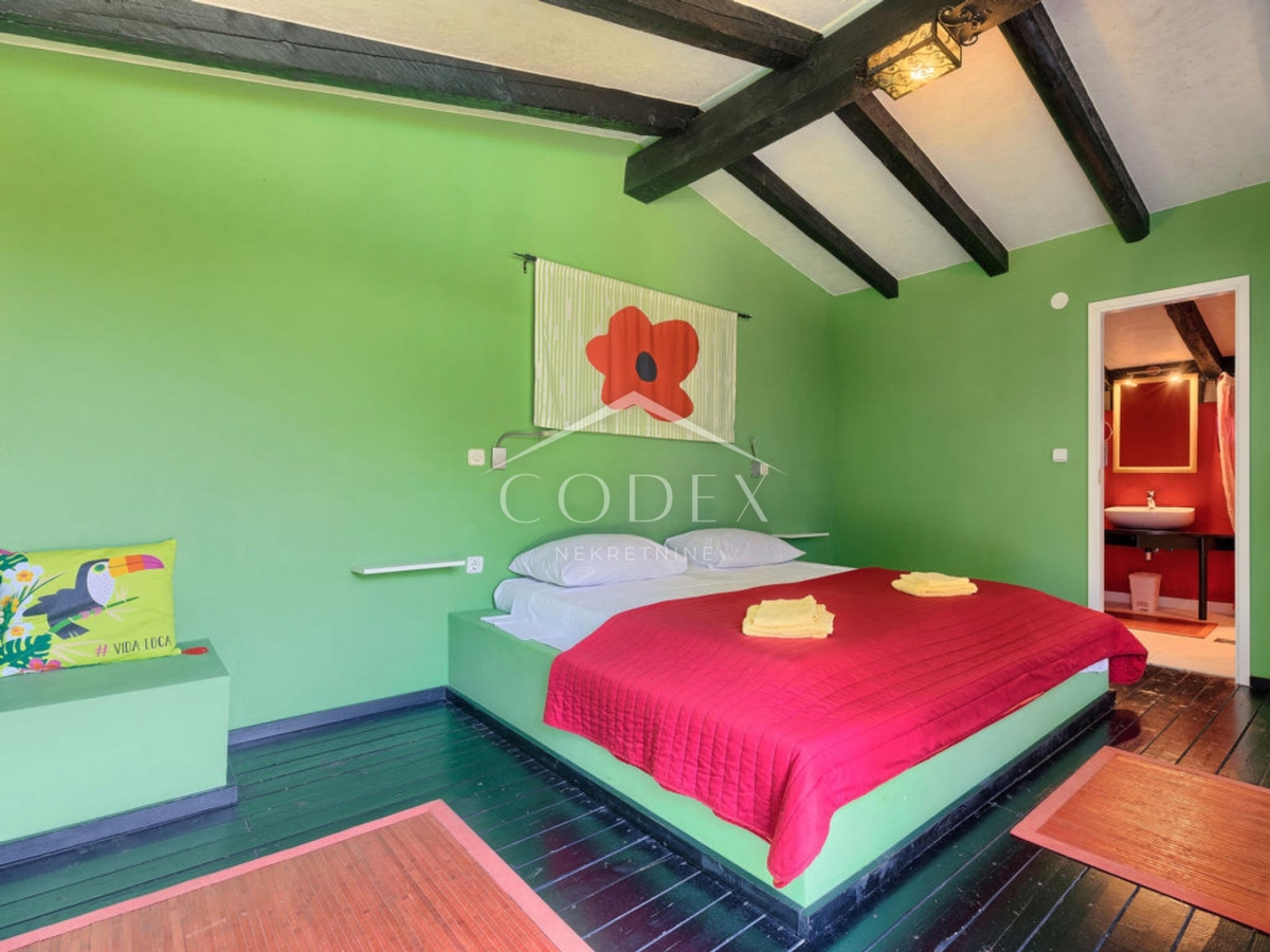 Umag - Vila s 3 bungalovi - prva vrsta od morja