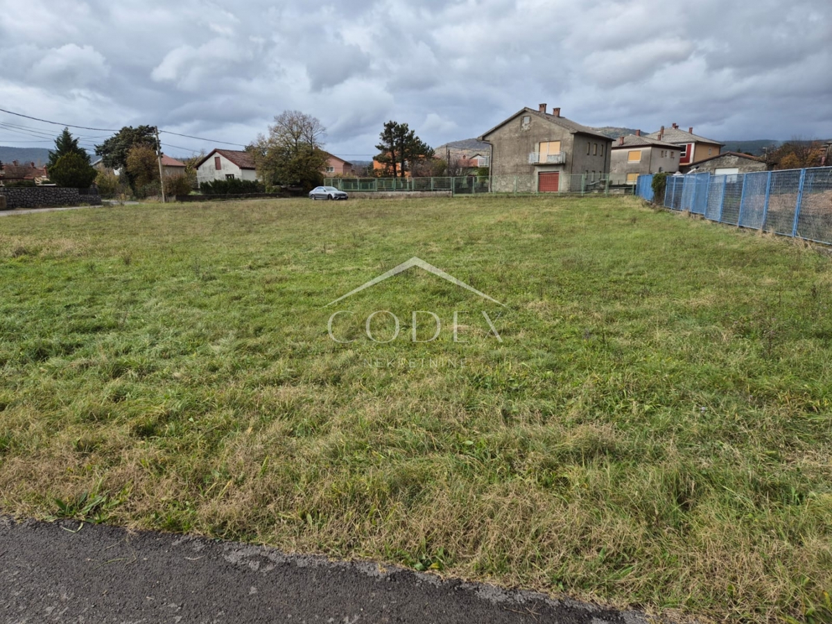 Dražice – gradbeno zemljišče – PRILOŽNOST ZA INVESTITORJE!