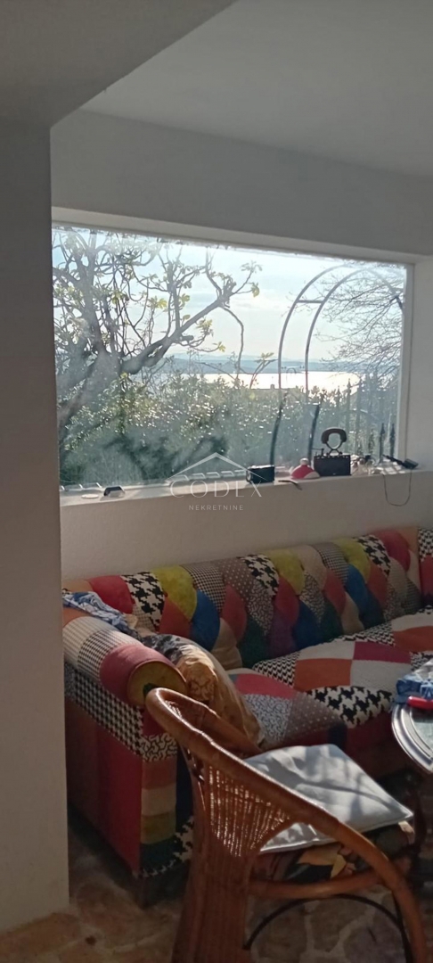 Crikvenica – prodaja rustikalnega stanovanja s teraso