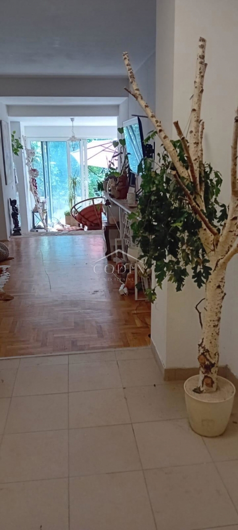 Crikvenica – prodaja rustikalnega stanovanja s teraso