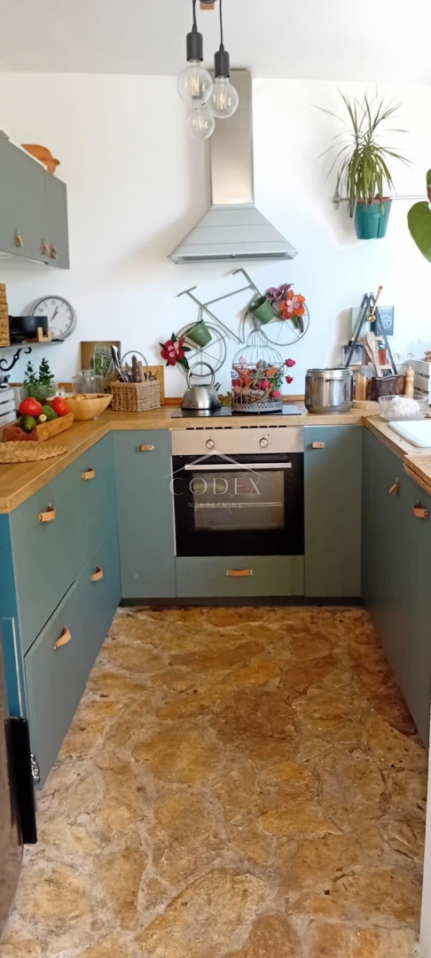 Crikvenica – prodaja rustikalnega stanovanja s teraso