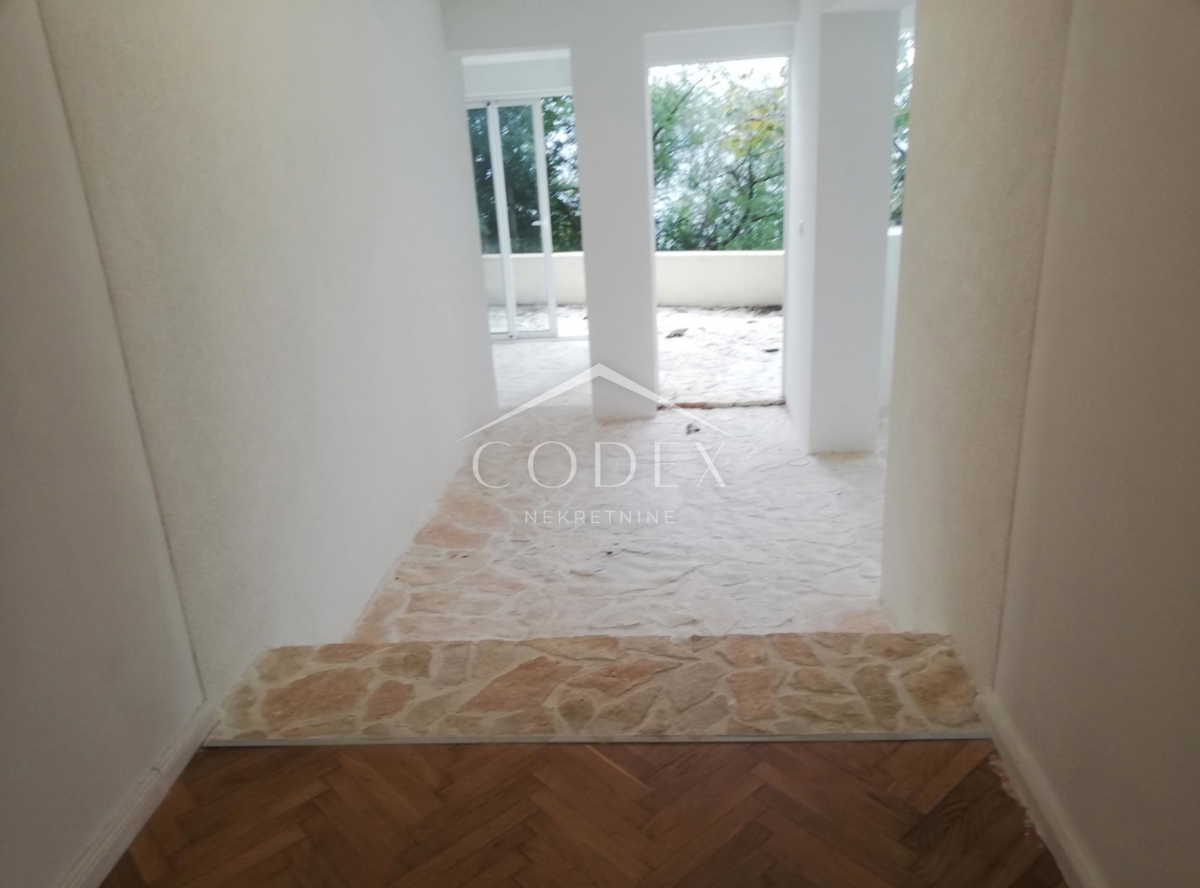 Crikvenica – prodaja rustikalnega stanovanja s teraso