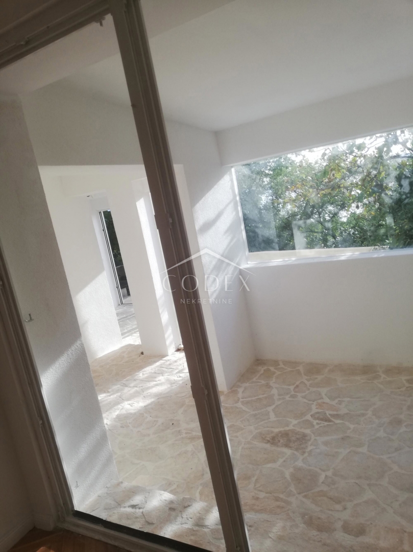 Crikvenica – prodaja rustikalnega stanovanja s teraso