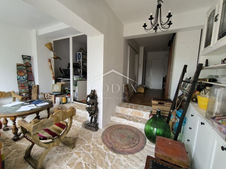 Crikvenica – prodaja rustikalnega stanovanja s teraso