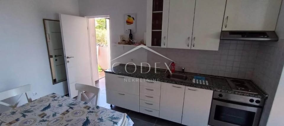 Gajac – prodaja enosobnega stanovanja, 200 m od morja