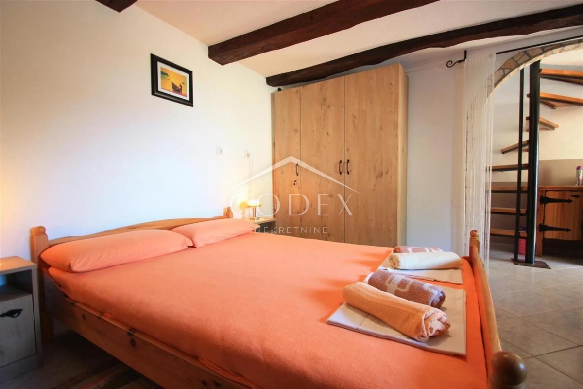 CRIKVENICA – Kamnita hiša s panoramskim pogledom na morje