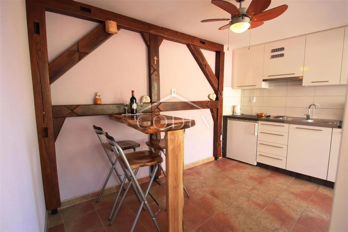 CRIKVENICA – Kamnita hiša s panoramskim pogledom na morje