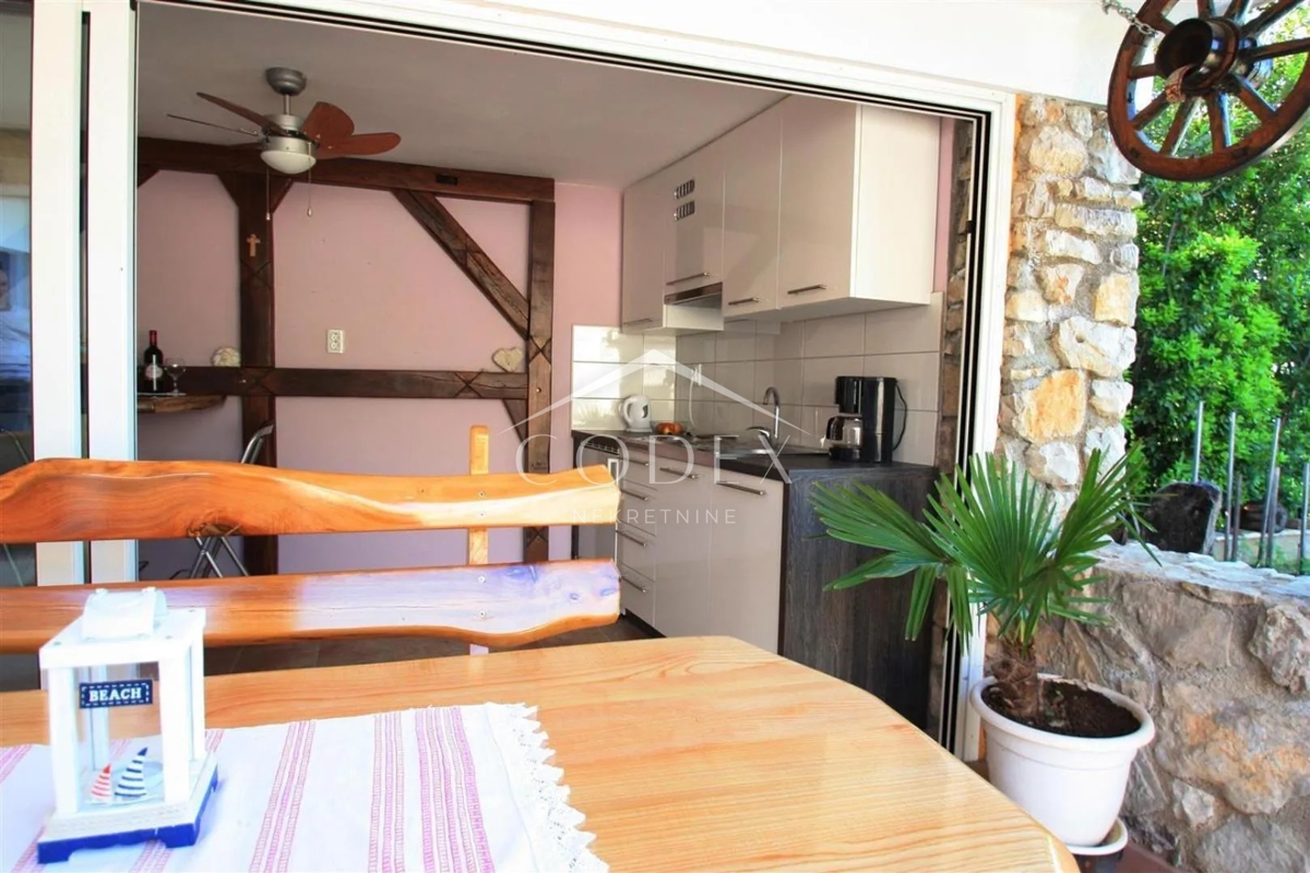 CRIKVENICA – Kamnita hiša s panoramskim pogledom na morje