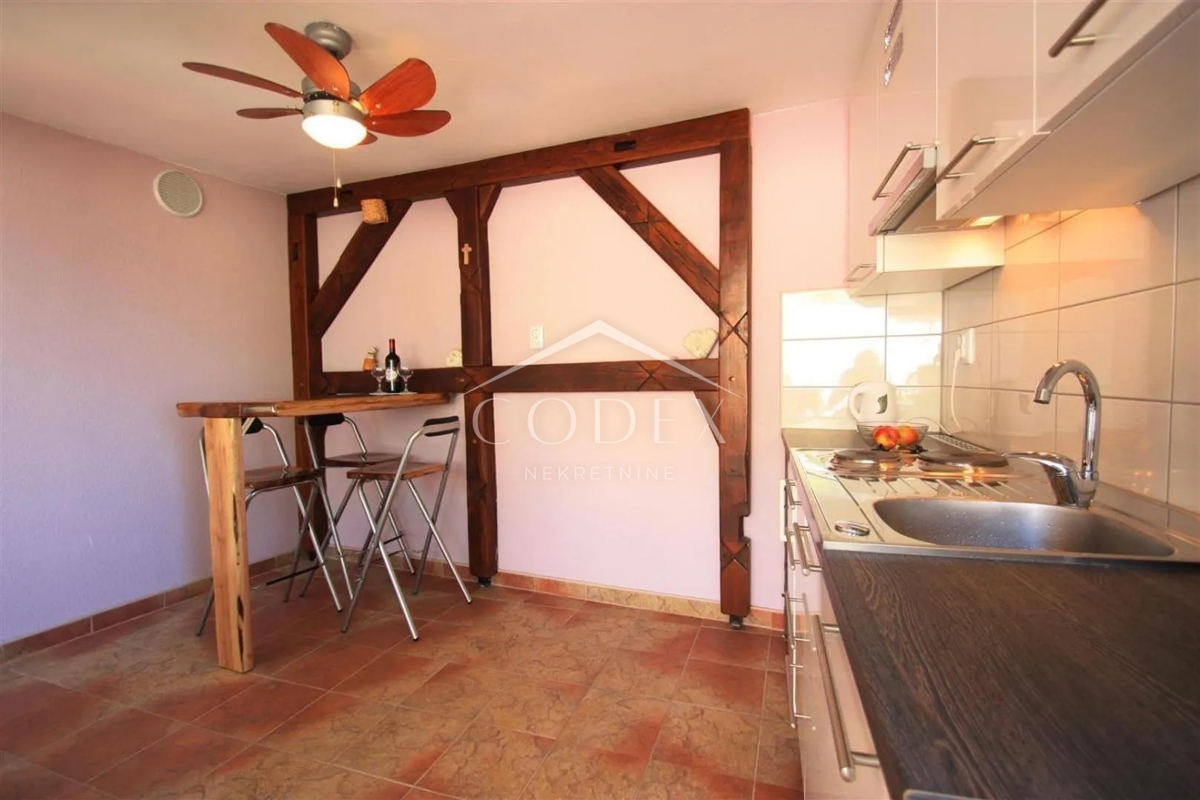 CRIKVENICA – Kamnita hiša s panoramskim pogledom na morje