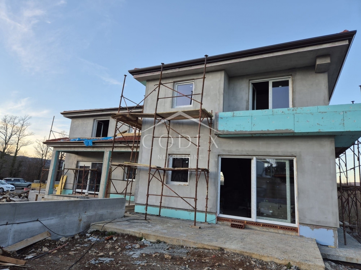 Matulji, Brešca – prodaja dvojne hiše na mirni lokaciji