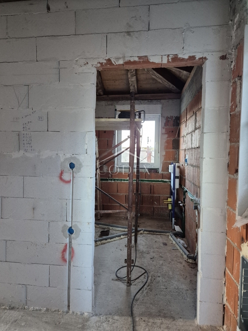 Matulji, Brešca – prodaja dvojne hiše na mirni lokaciji