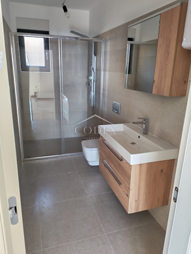 Dramalj – Stanovanje v novogradnji s pogledom na morje