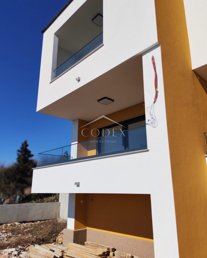 Dramalj – Stanovanje v novogradnji s pogledom na morje