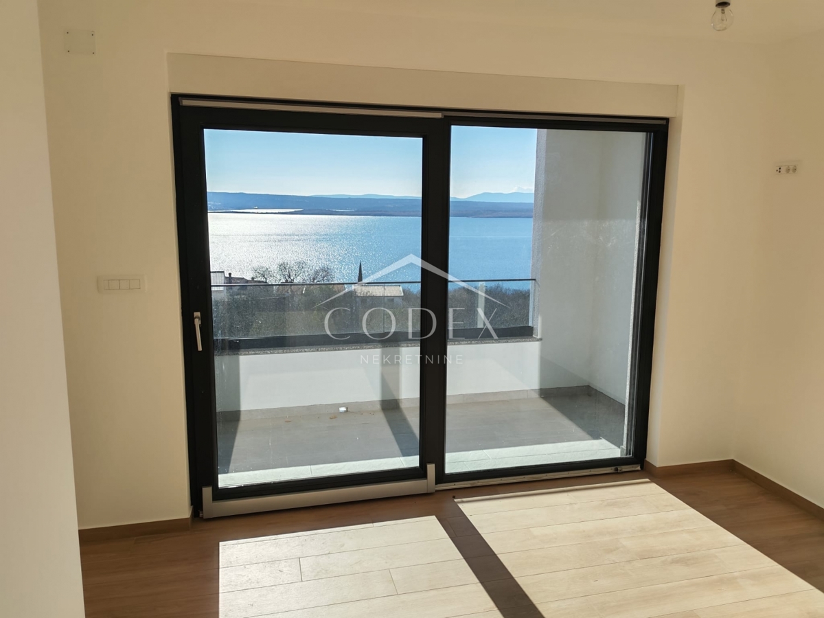 Dramalj – Stanovanje v novogradnji s pogledom na morje