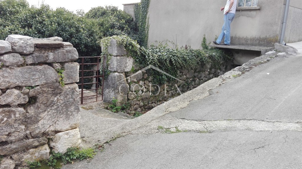 Grižane – Kamnita starina v mirni oazi s pogledom na naravo